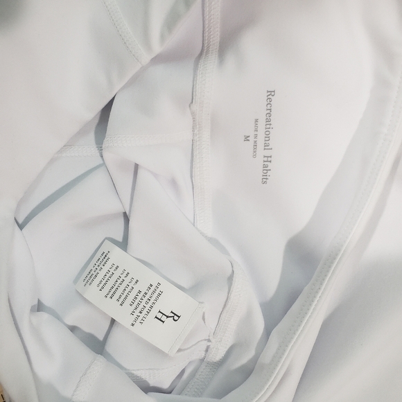 Recreational Habits White Mini Biker Shorts Size Medium - Picture 12 of 14